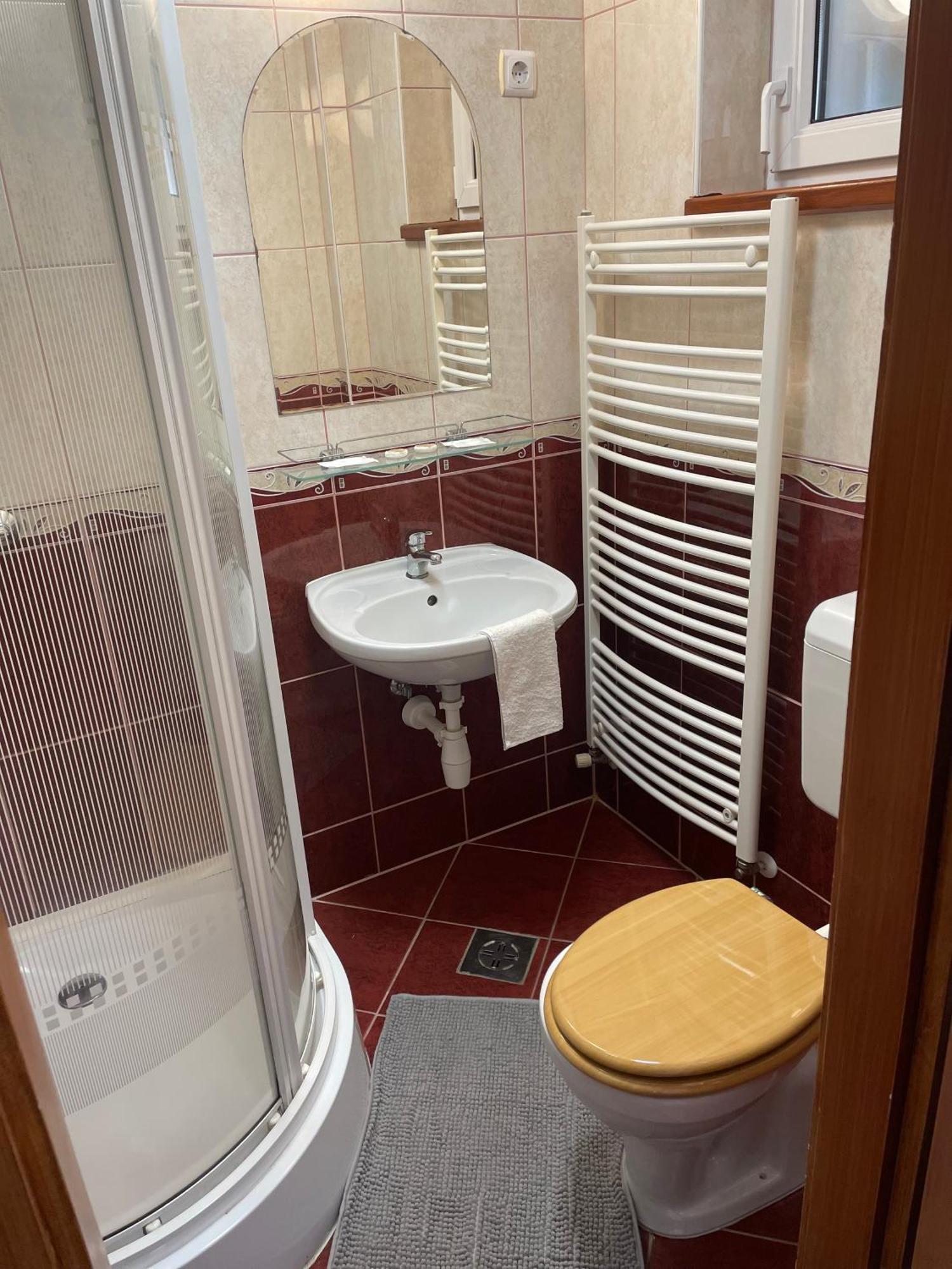 Rozsakert Apartmanhaz Hajdúszoboszló Zewnętrze zdjęcie
