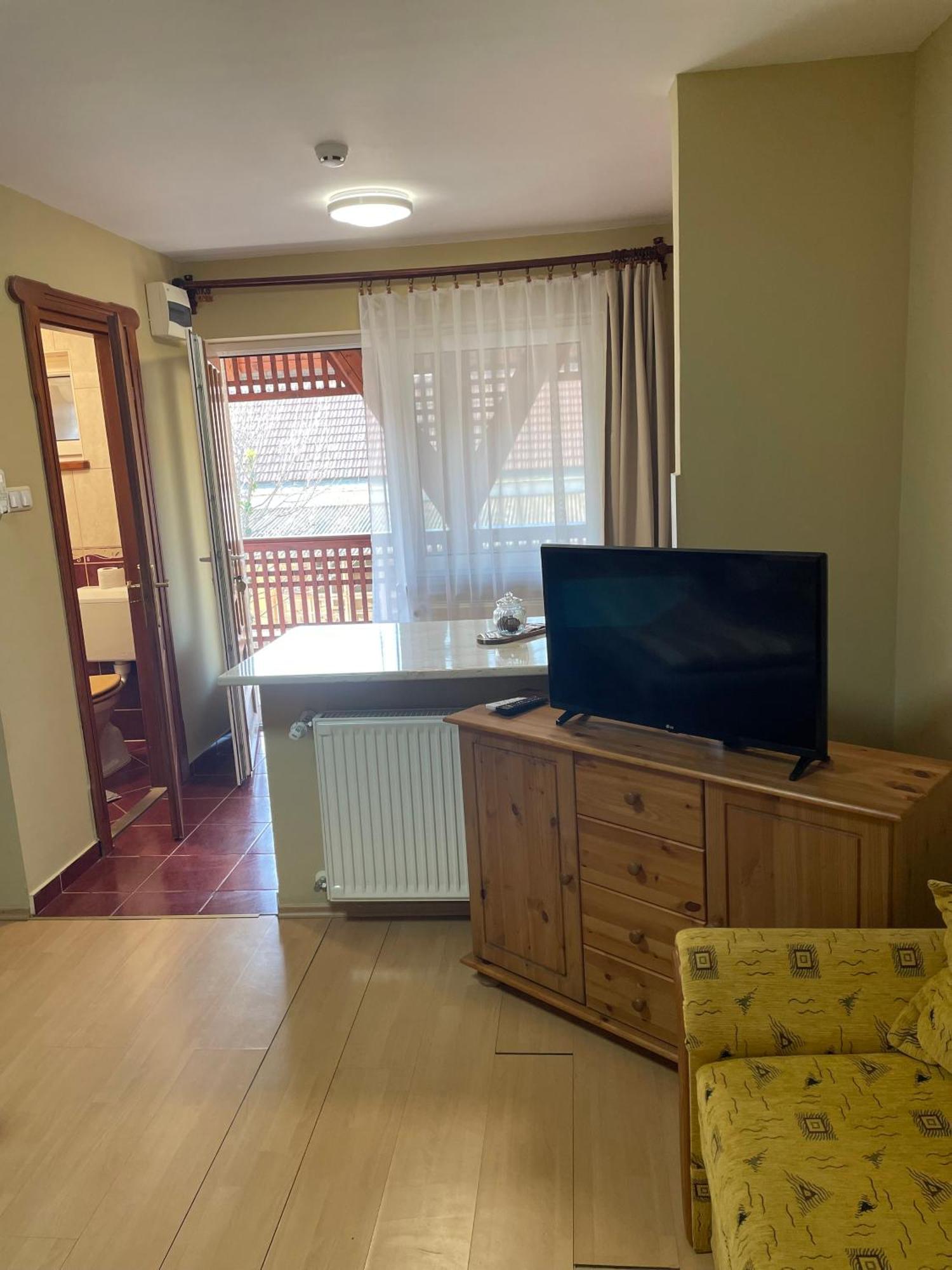 Rozsakert Apartmanhaz Hajdúszoboszló Zewnętrze zdjęcie